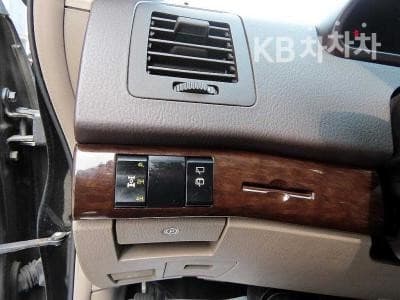 KG Mobility 코란도 투리스모11-seater 4WD 샤토 하이루프 - 13