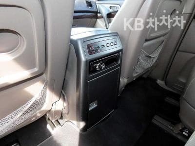 KG Mobility 코란도 투리스모11-seater 4WD 샤토 하이루프 - 17