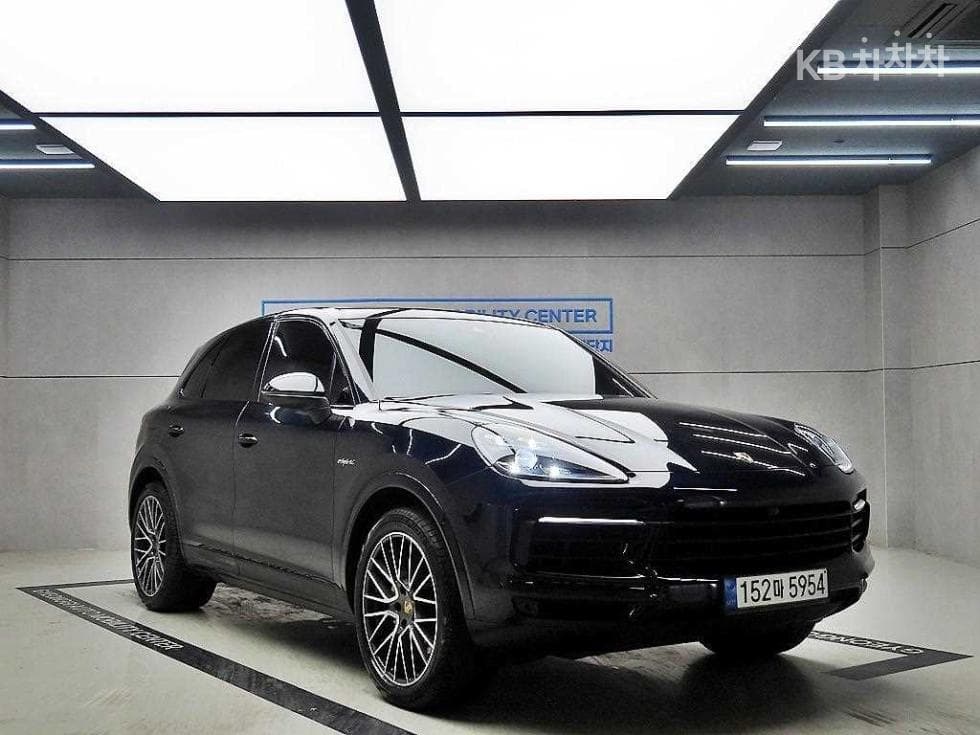 Porsche Cayenne(9Y0) 3.0 E-Hybrid Standard - Image 1