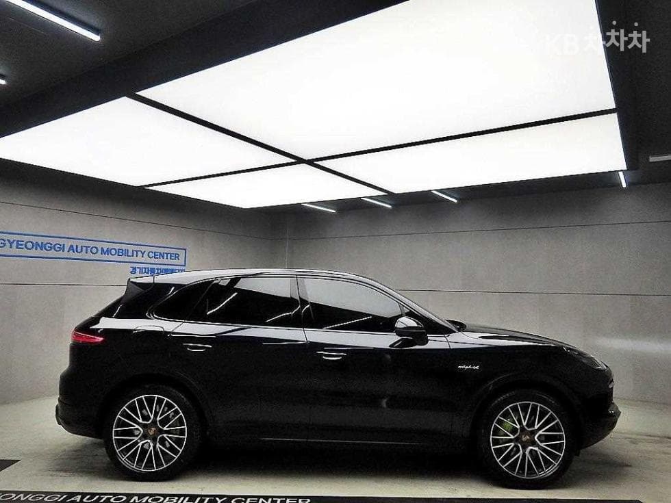 Porsche Cayenne(9Y0)3.0 E-Hybrid Standard - 2