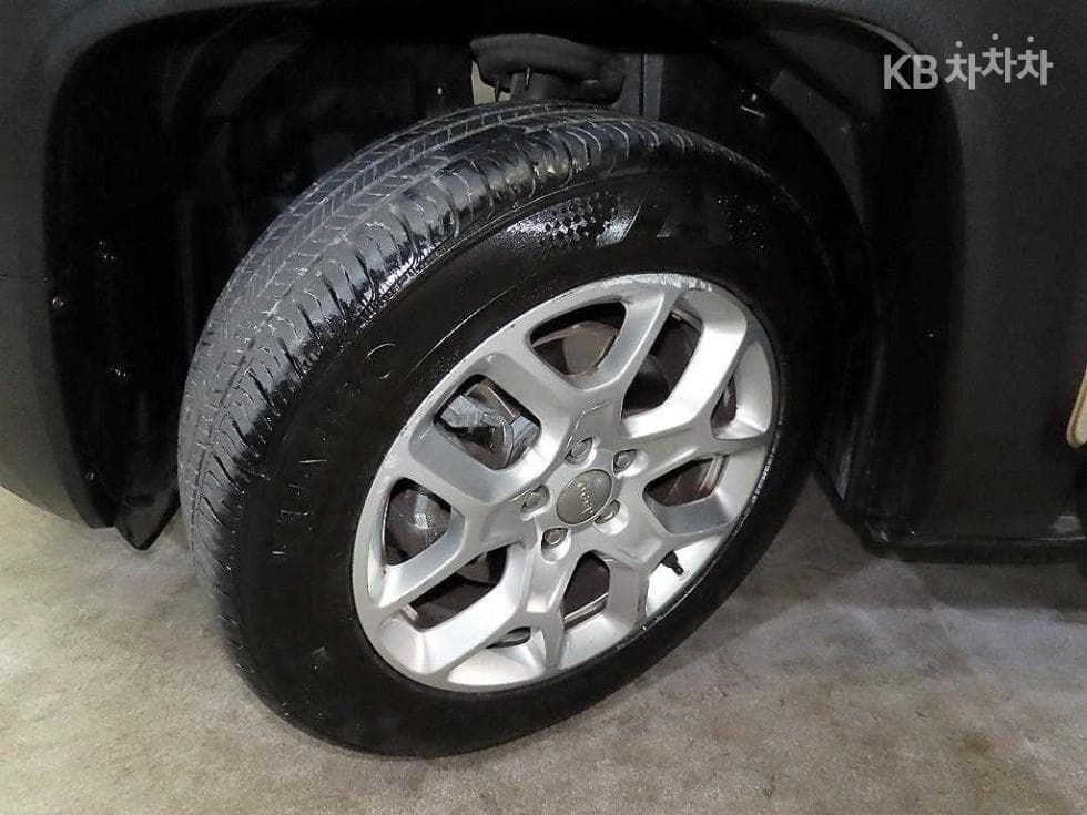 지프 레니게이드2.4 Longitude Standard - 19