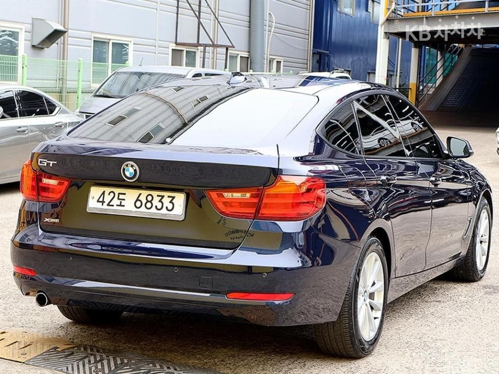 BMW Gran Turismo3 Series GT 320d F34 xDrive - 4