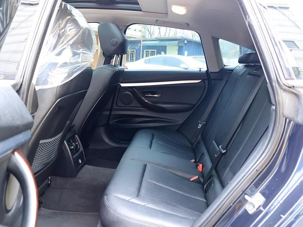 BMW Gran Turismo3 Series GT 320d F34 xDrive - 12