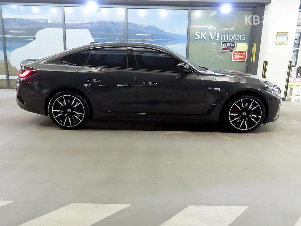 BMW i4M50 Pro - 3