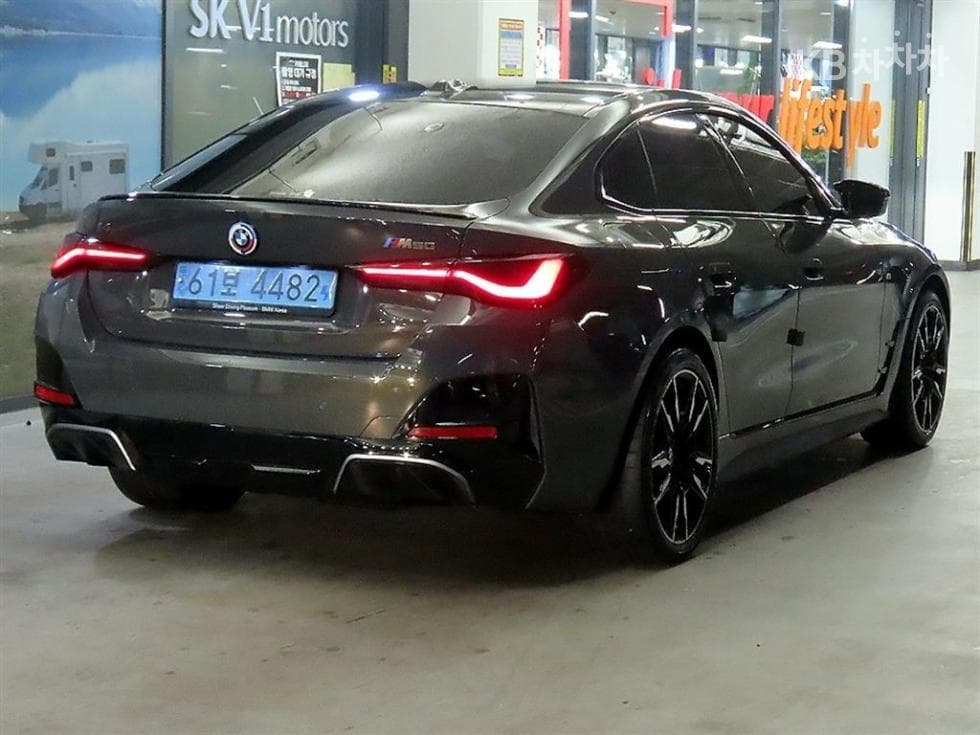 BMW i4M50 Pro - 4