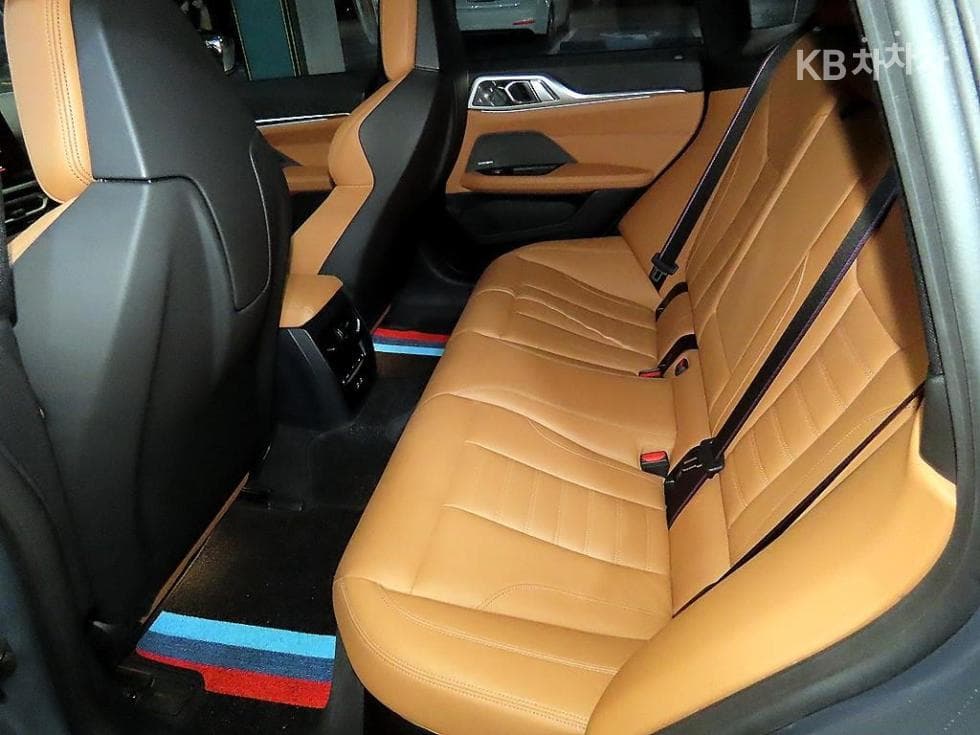 BMW i4M50 Pro - 7