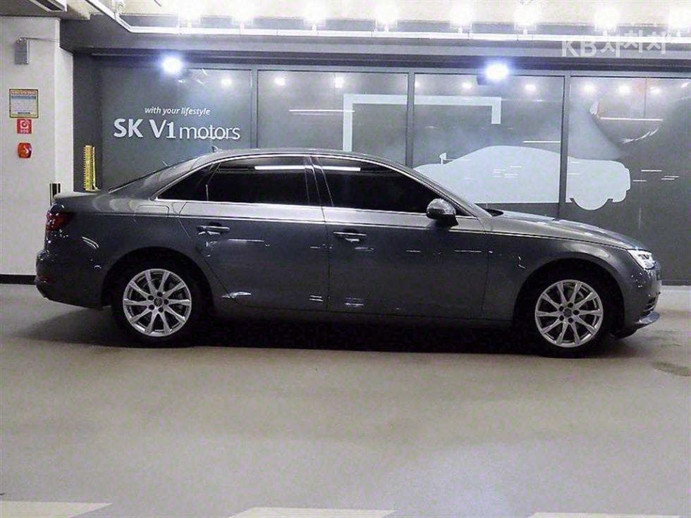 Audi A4 (B9)40 TFSI - - 3