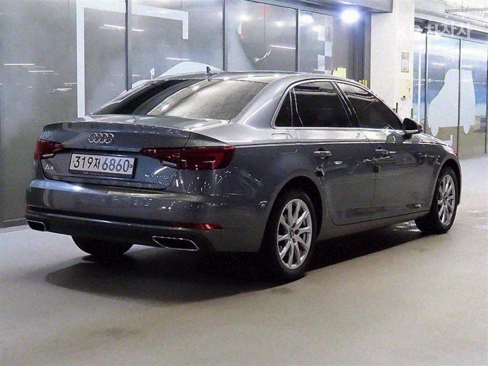 Audi A4 (B9)40 TFSI - - 4