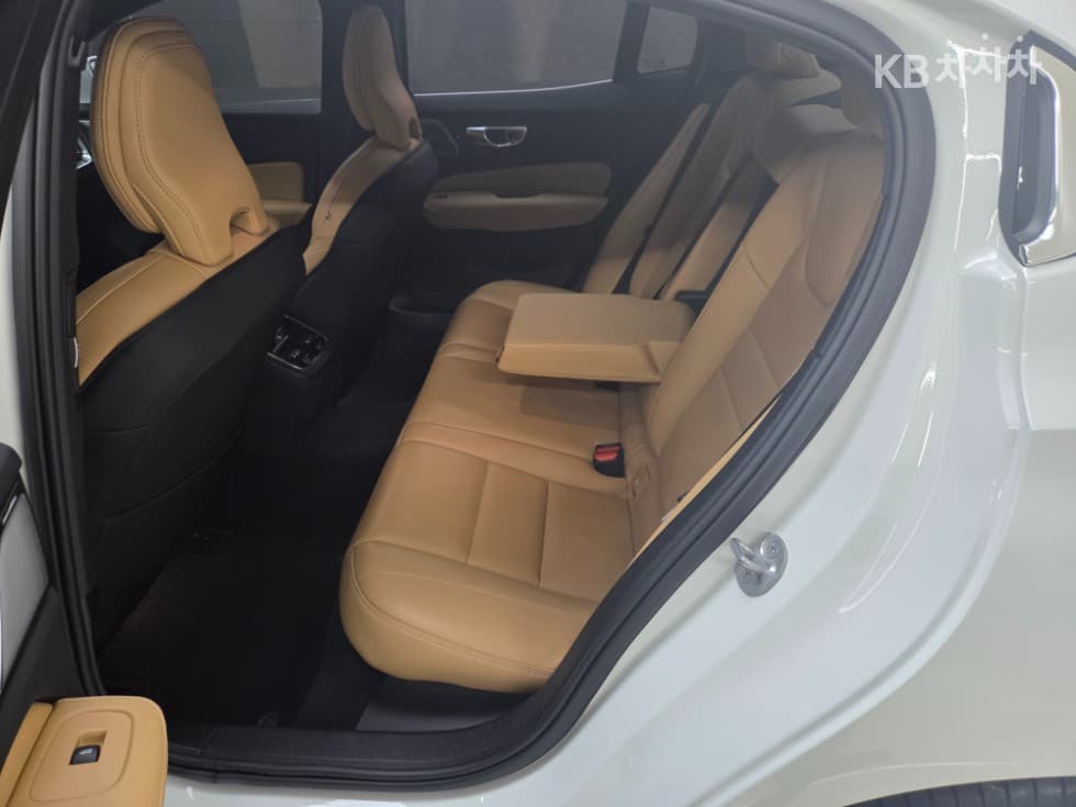 Volvo S60 3rd Gen2.0 B5 Ultimate Bright - 12
