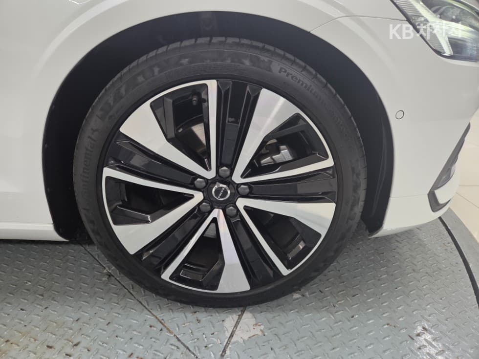 Volvo S60 3rd Gen2.0 B5 Ultimate Bright - 14