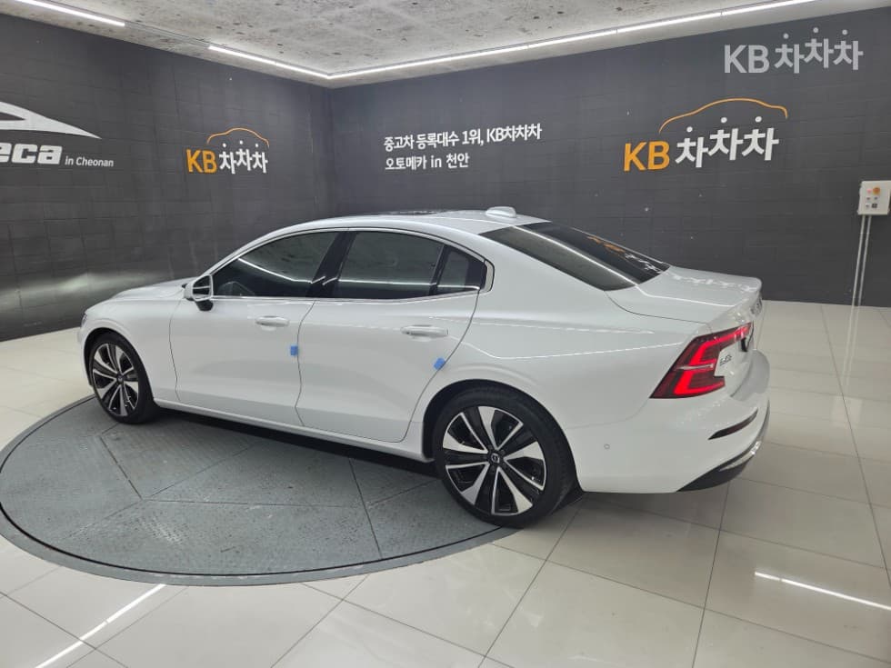 Volvo S60 3rd Gen2.0 B5 Ultimate Bright - 4
