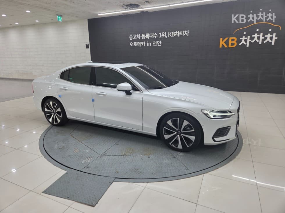Volvo S60 3rd Gen2.0 B5 Ultimate Bright - 2