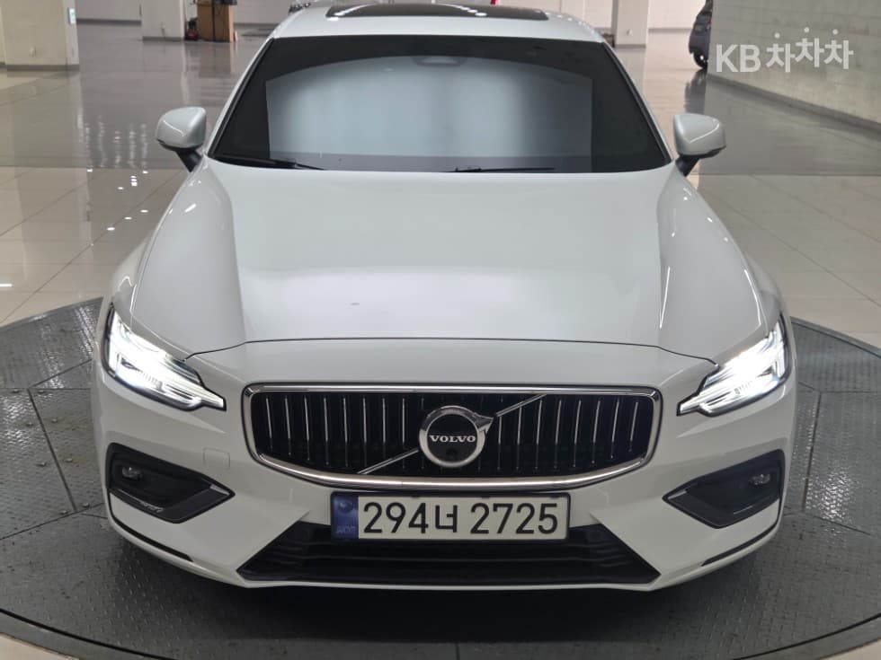 Volvo S60 3rd Gen 2.0 B5 Ultimate Bright - Image 1