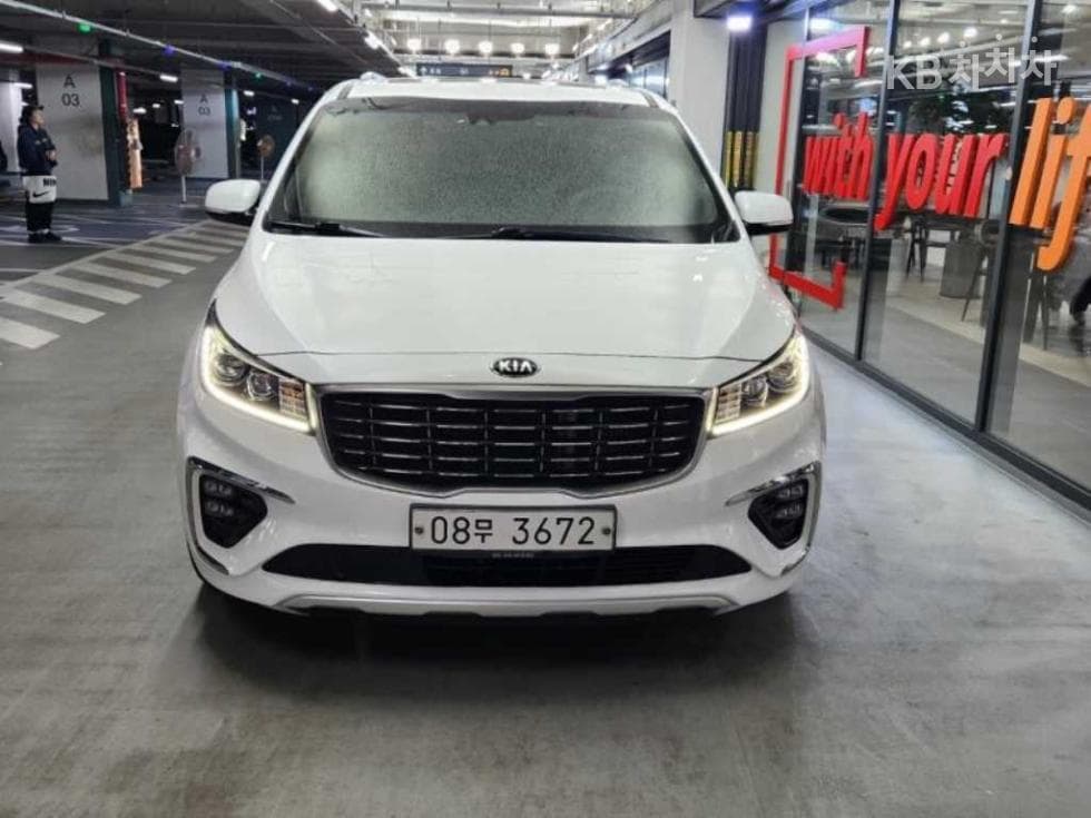 Kia The New (facelift) Carnival 9-seater 2.2 Diesel Noblesse Special (special feature/edition) - Image 1