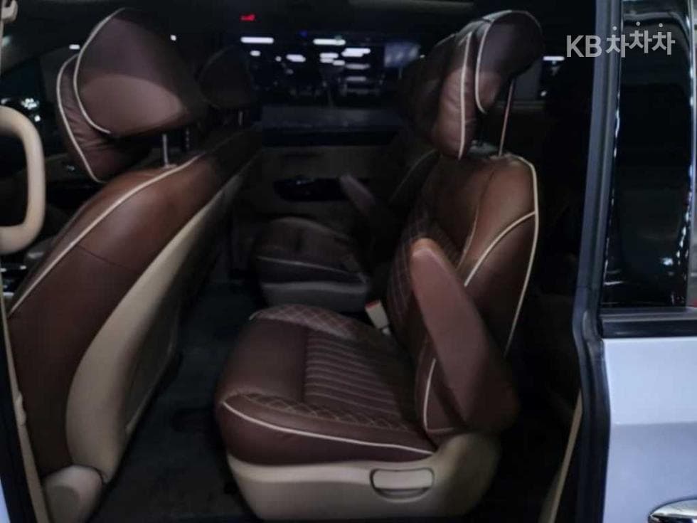 Kia The New (facelift) Carnival9-seater 2.2 Diesel Noblesse Special (special feature/edition) - 7