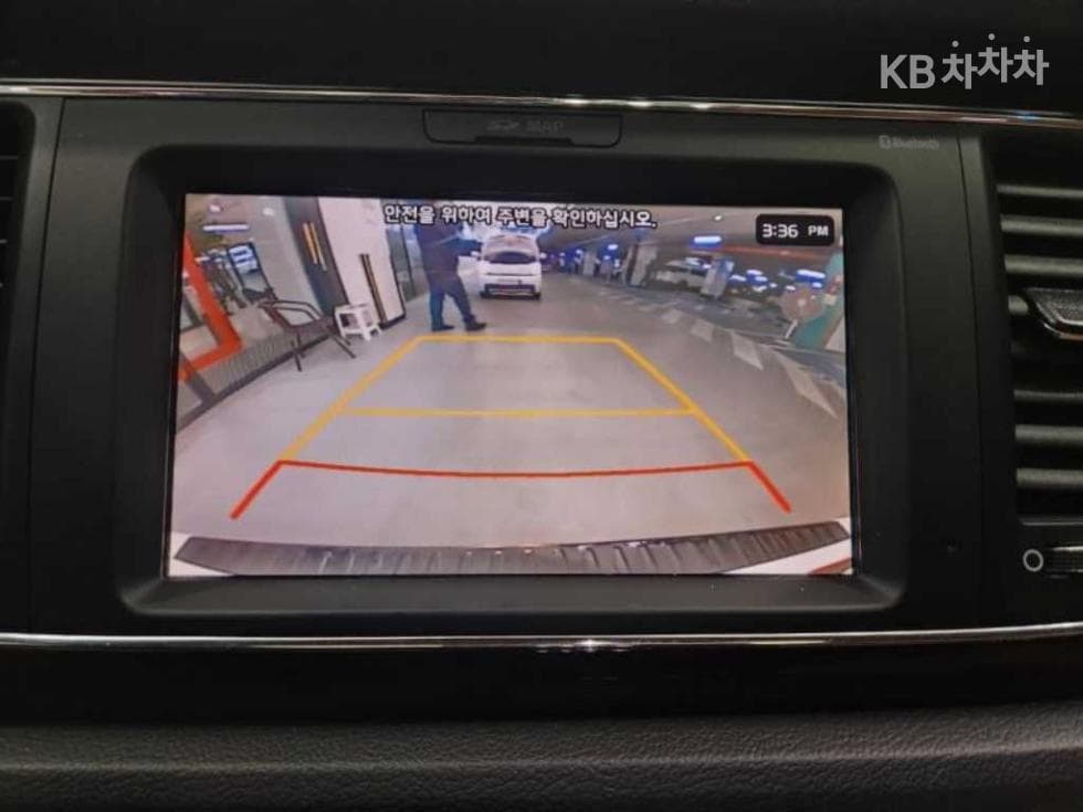Kia The New (facelift) Carnival9-seater 2.2 Diesel Noblesse Special (special feature/edition) - 13