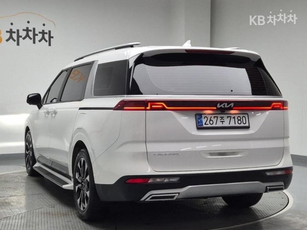 Kia Carnival 4th generationD2.2 9-seater Prestige - 4
