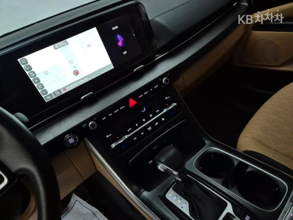 Kia Carnival 4th generationD2.2 9-seater Prestige - 9