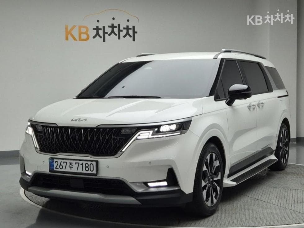 Kia Carnival 4th generation D2.2 9-seater Prestige - Image 1