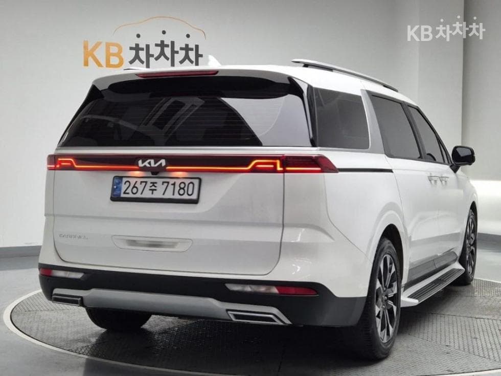 Kia Carnival 4th generationD2.2 9-seater Prestige - 2