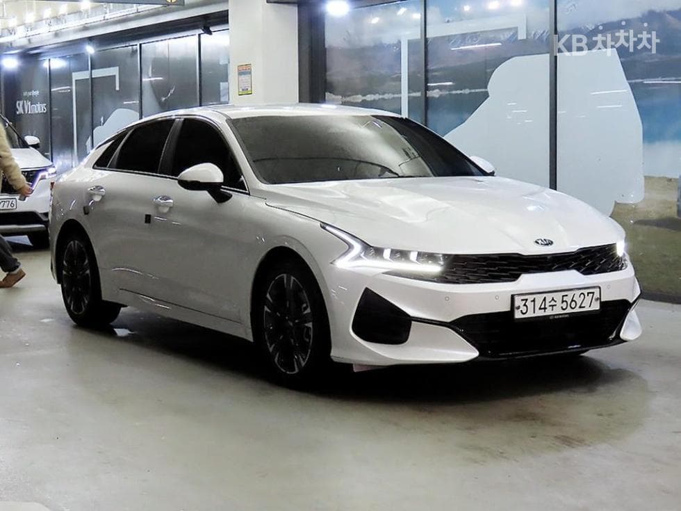 Kia K5 3rd Gen 2.0 LPI Signature - Image 1