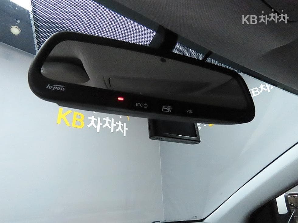 Hyundai Avante (Elantra)AD1.6 GDi Value Plus - 16
