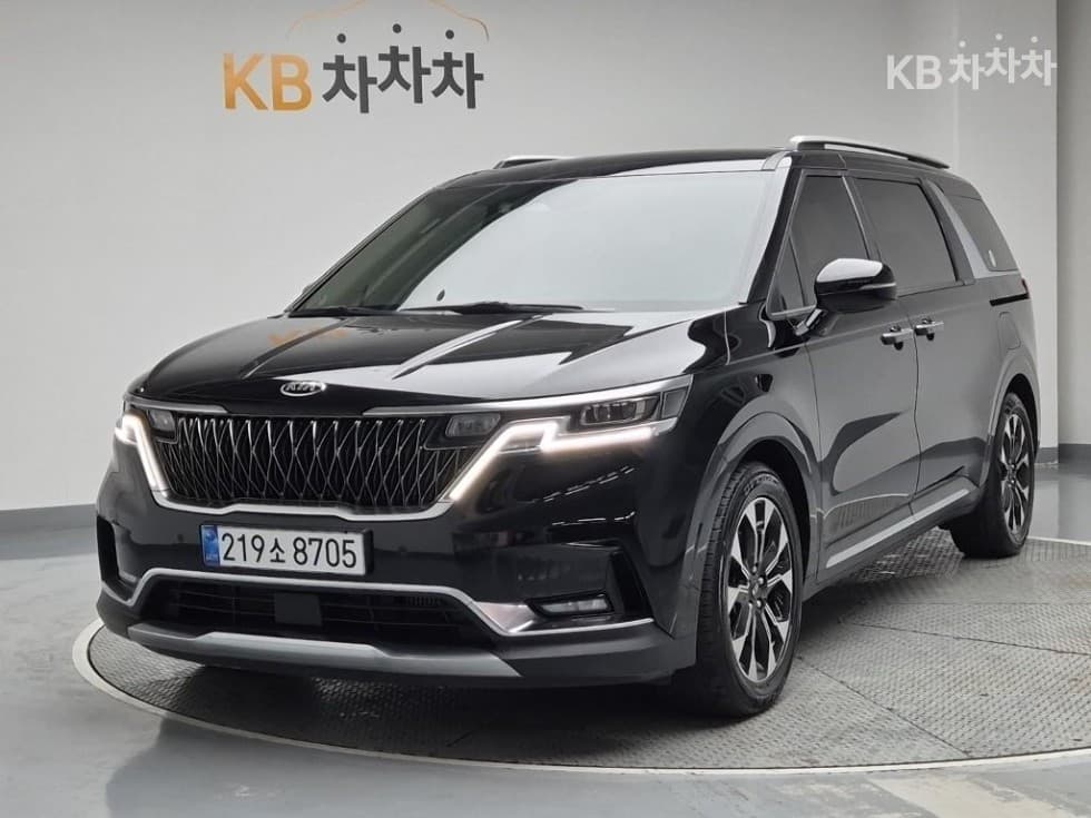 Kia Carnival 4th generation D2.2 9-seater Signature - Image 1