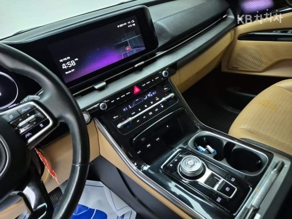 Kia Carnival 4th generationD2.2 9-seater Signature - 10