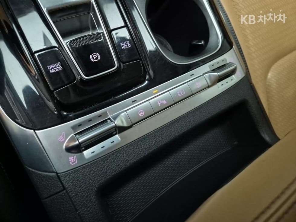 Kia Carnival 4th generationD2.2 9-seater Signature - 16