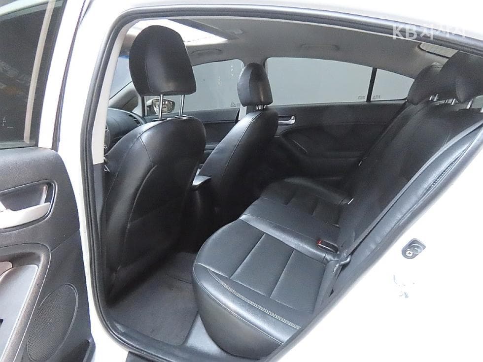 Kia K3Trendy - 11