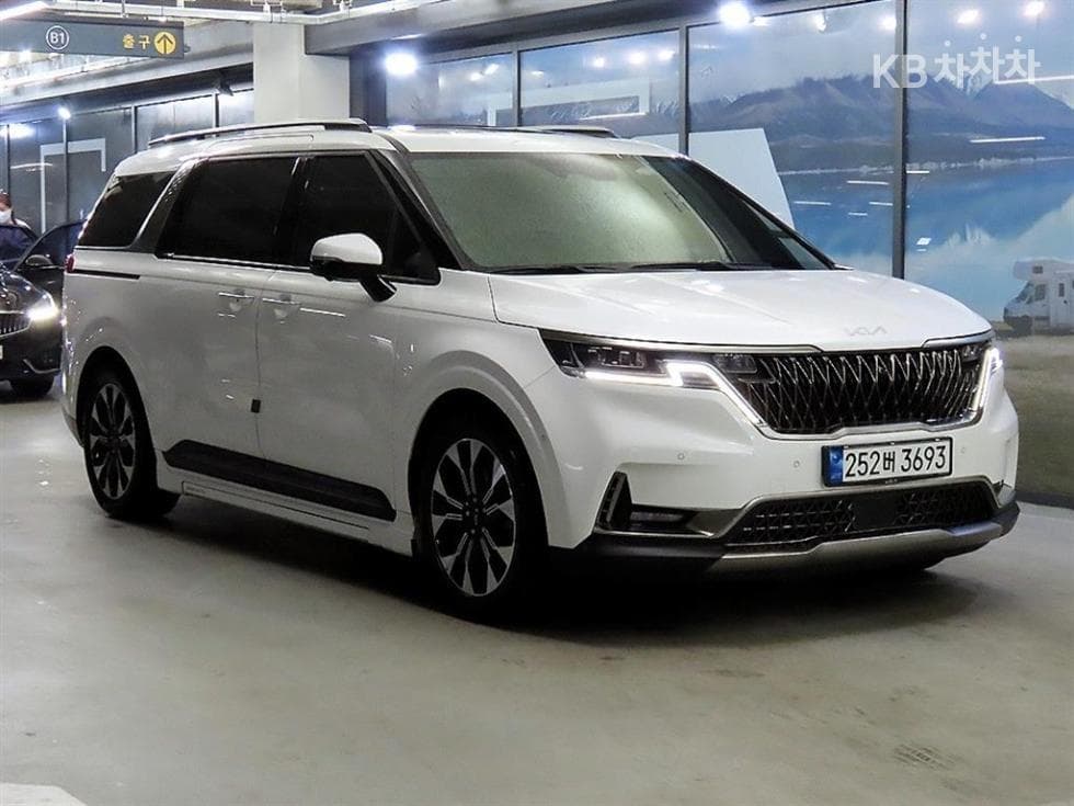 Kia Carnival 4th generation G3.5 GDI 9-seater Signature - Image 1