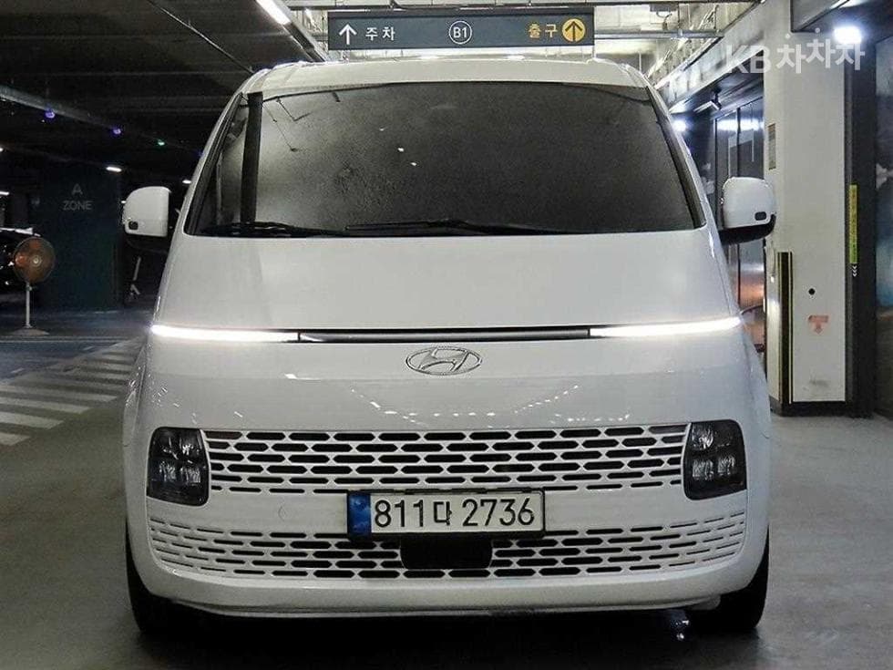 Hyundai Staria Cargo 2.2 Cargo 5 Modern - Image 1