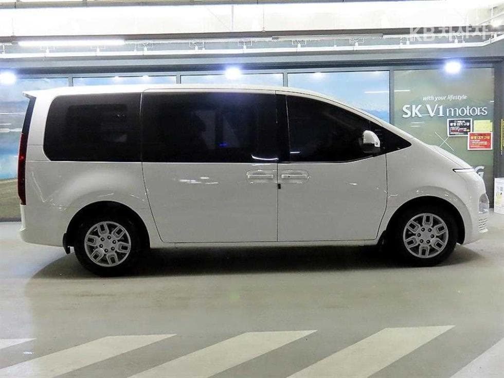 Hyundai Staria Cargo2.2 Cargo 5 Modern - 3