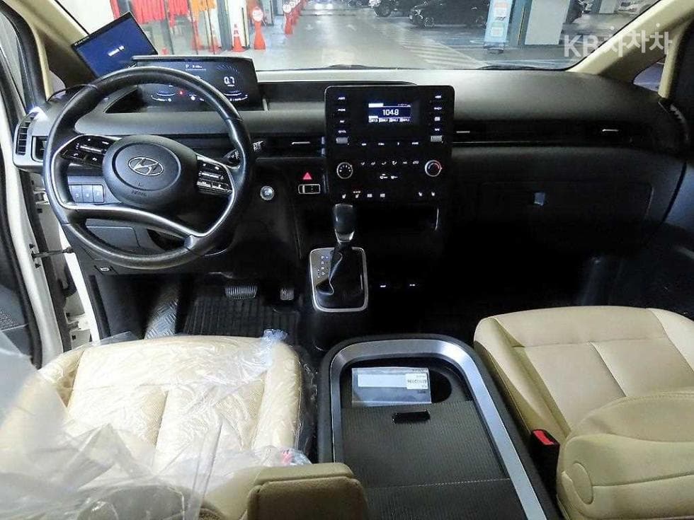 Hyundai Staria Cargo2.2 Cargo 5 Modern - 10