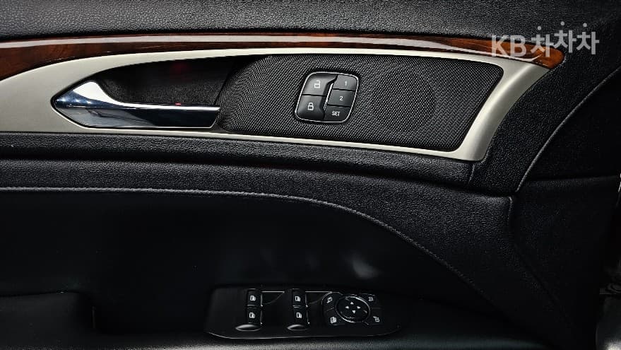 링컨 All New MKZ2.0 Hybrid 500A - 14