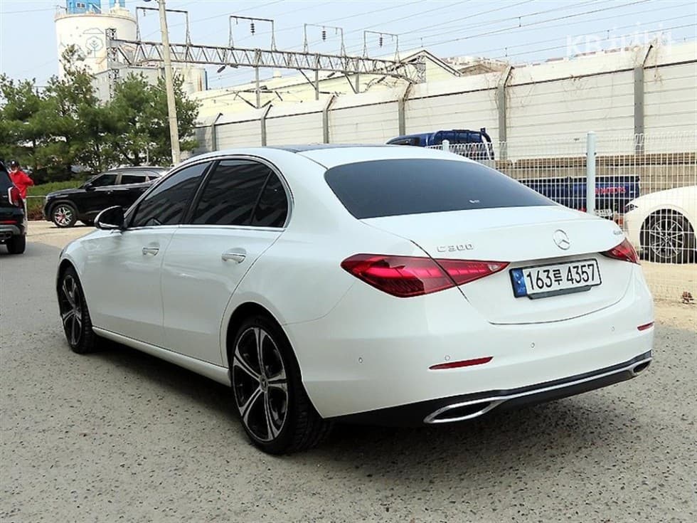 Mercedes-Benz C-Class 6세대(W206)C300 4Matic Avantgarde - 3