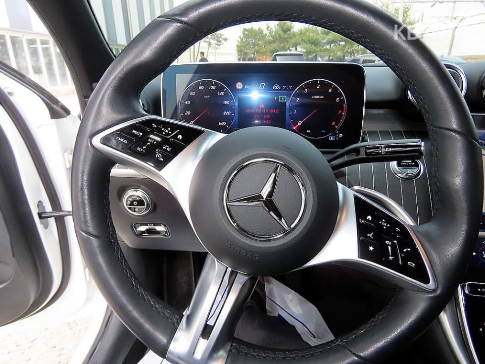 Mercedes-Benz C-Class 6세대(W206)C300 4Matic Avantgarde - 8