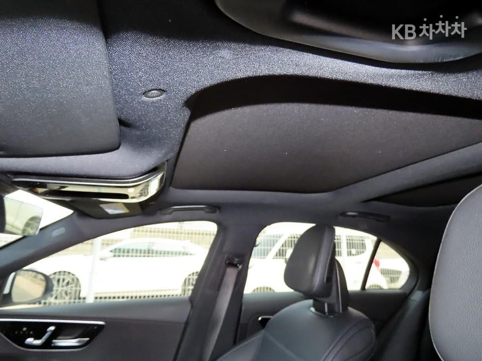 Mercedes-Benz C-Class 6세대(W206)C300 4Matic Avantgarde - 18