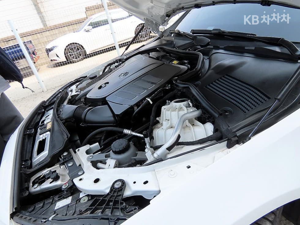 Mercedes-Benz C-Class 6세대(W206)C300 4Matic Avantgarde - 19