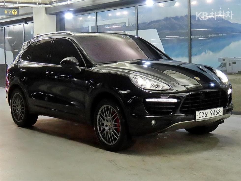 Porsche New Cayenne(958) 4.8 Turbo 958 - Image 1