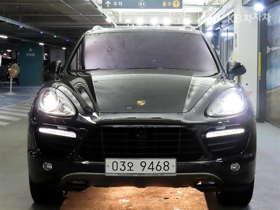 Porsche New Cayenne(958)4.8 Turbo 958 - 2