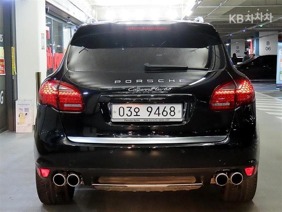Porsche New Cayenne(958)4.8 Turbo 958 - 5
