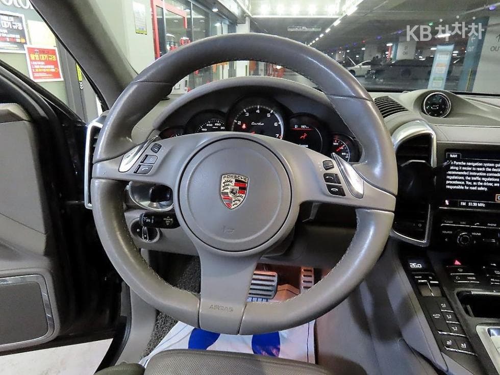 Porsche New Cayenne(958)4.8 Turbo 958 - 8