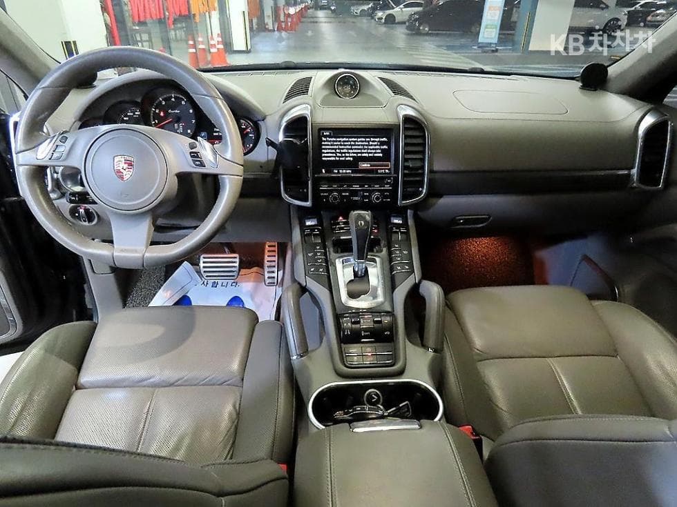 Porsche New Cayenne(958)4.8 Turbo 958 - 10