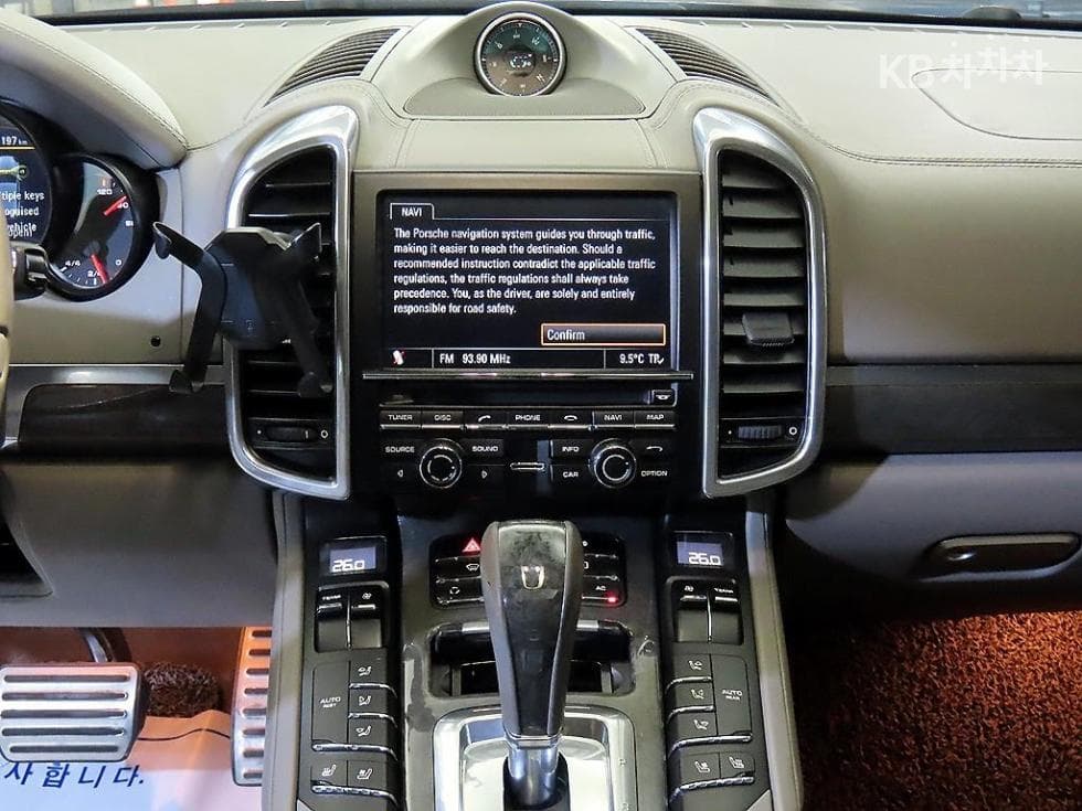 Porsche New Cayenne(958)4.8 Turbo 958 - 11