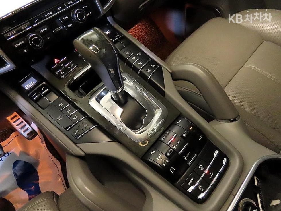 Porsche New Cayenne(958)4.8 Turbo 958 - 12