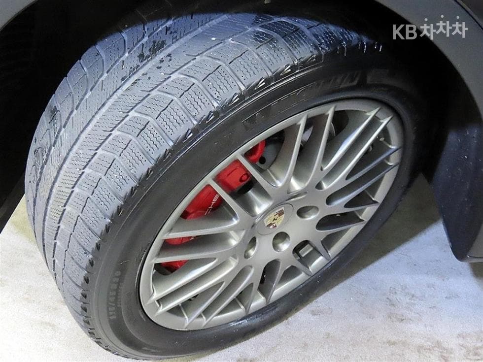 Porsche New Cayenne(958)4.8 Turbo 958 - 20