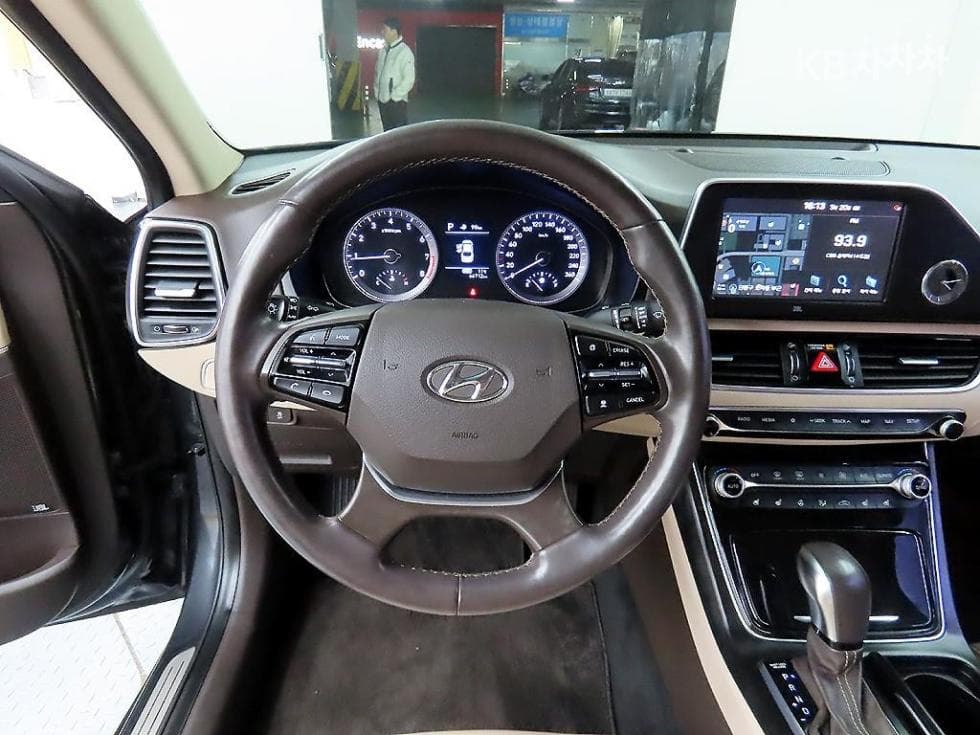 Hyundai Grandeur (Azera)IG2.4 Premium Special (special feature/edition) - 9