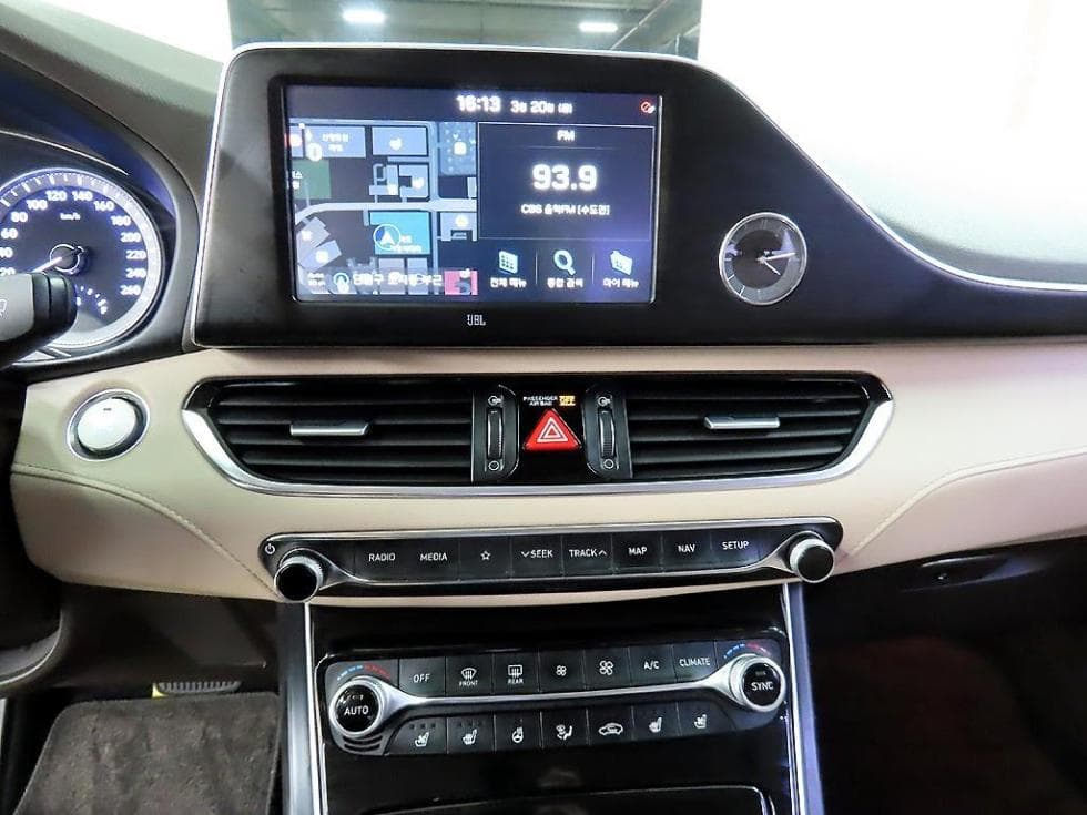 Hyundai Grandeur (Azera)IG2.4 Premium Special (special feature/edition) - 15