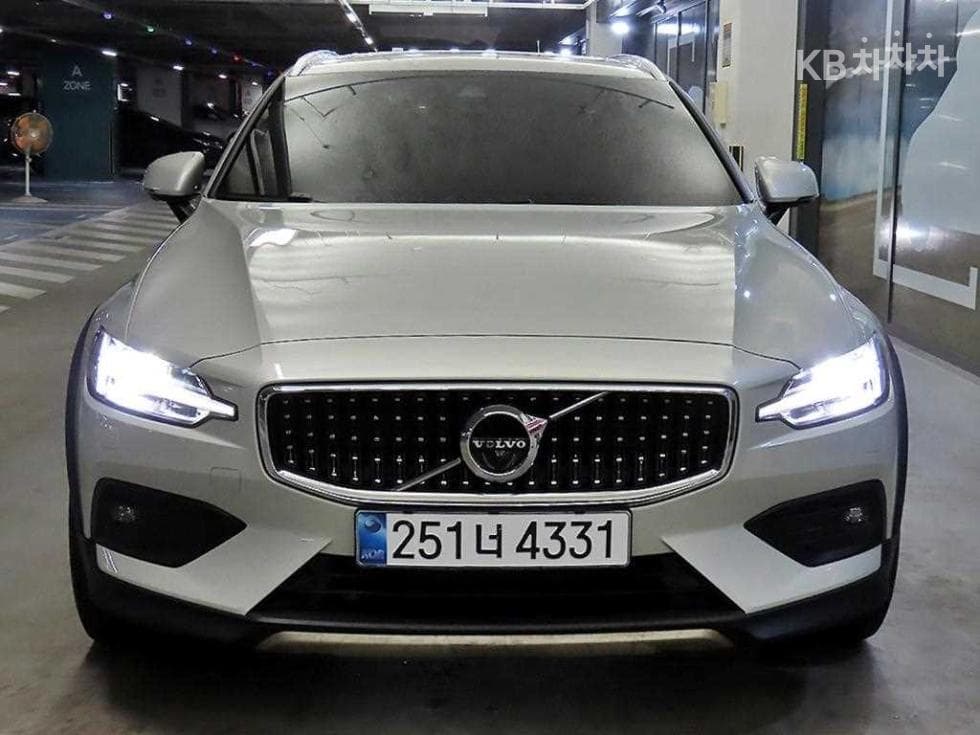 Volvo V60 CC(Second generation)B5 AWD Pro - 2